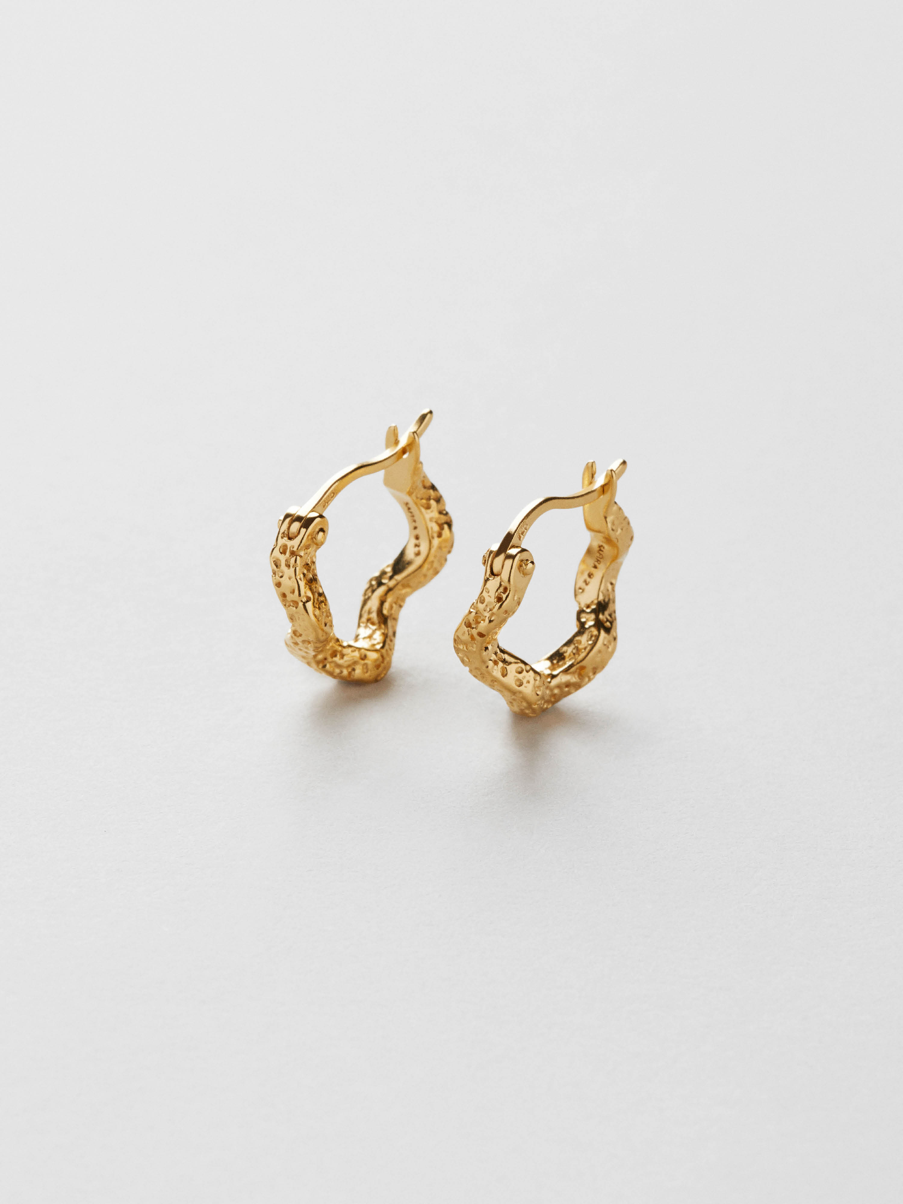 Wavy Nima Hoops (XS)