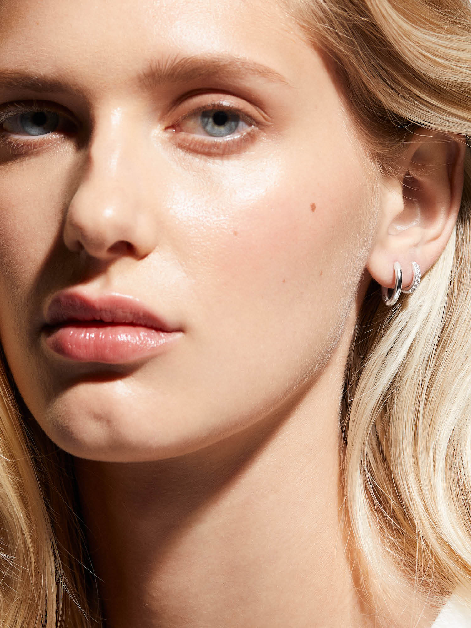 Faye Hoops (S) bild 2