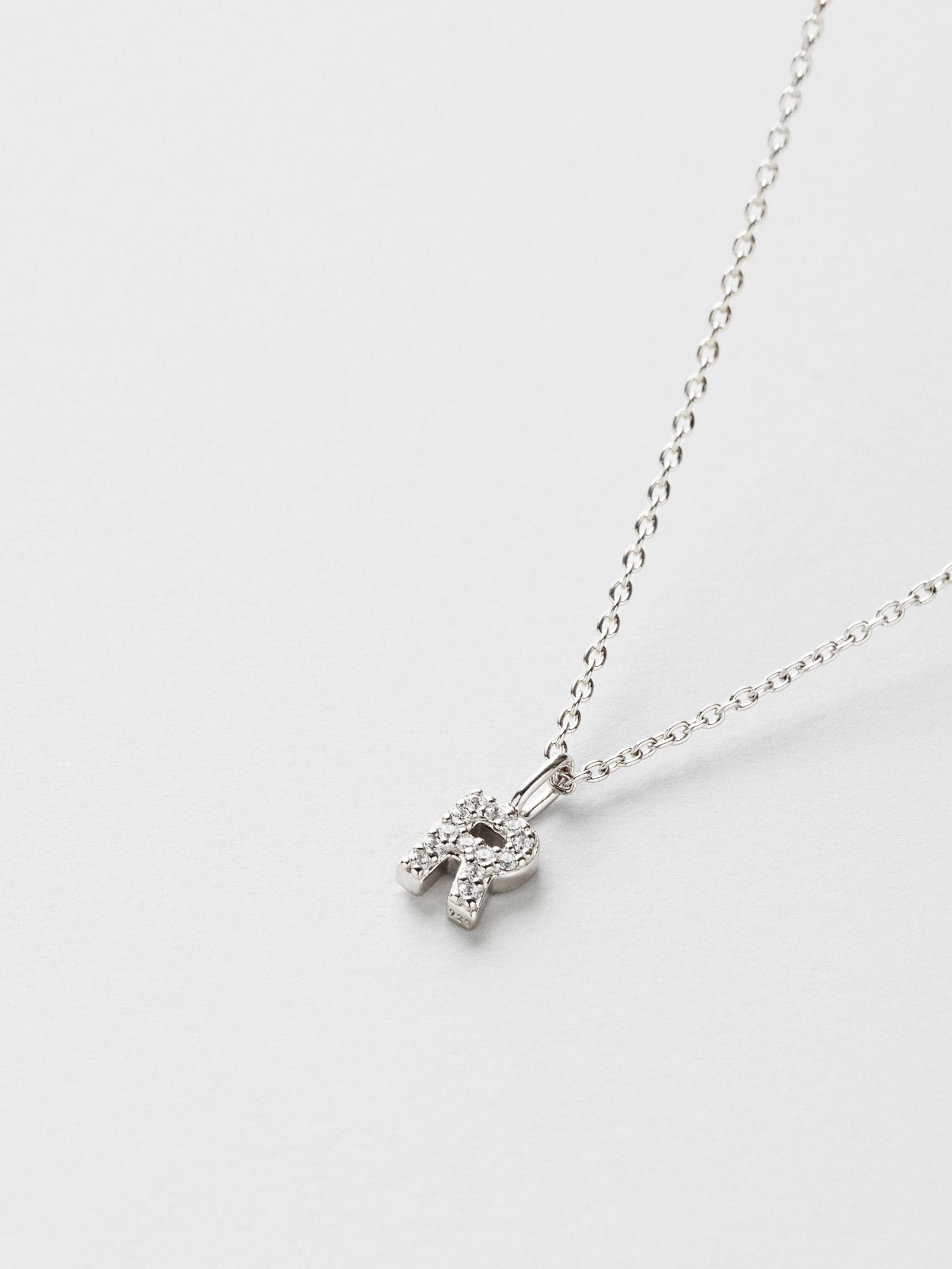 R Sparkle Bokstav Halsband bild 2