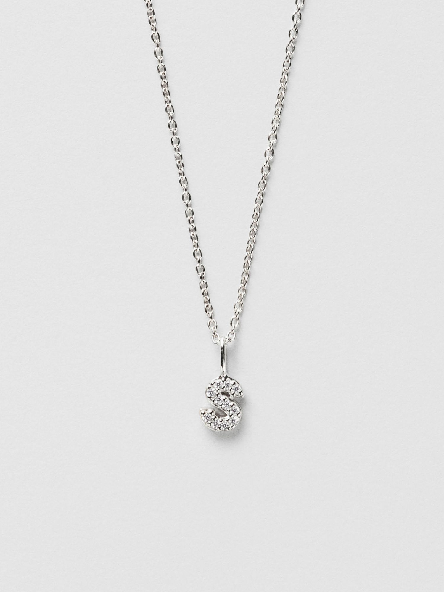 So(๑˃̵ᴗ˂̵) 18K Gold Small 8mm Coin Inital Choker (Multiple Options