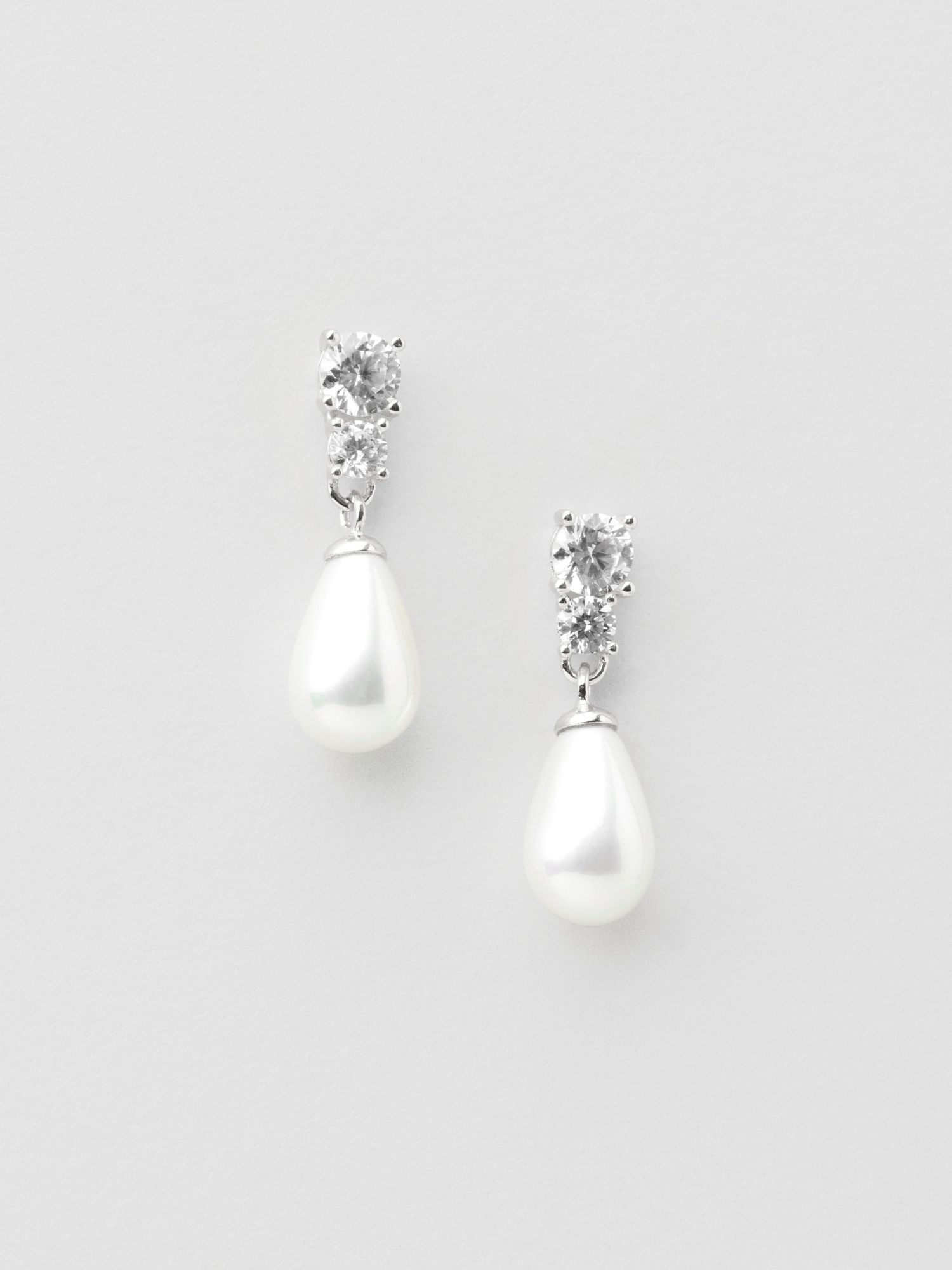 Ariel Pearl Studs