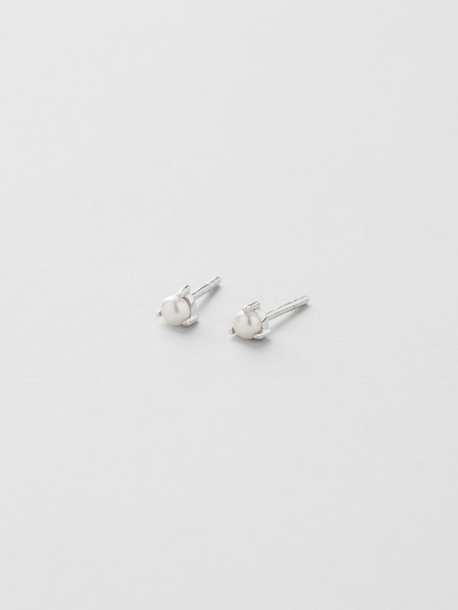 Mini Pearl Studs bild 3