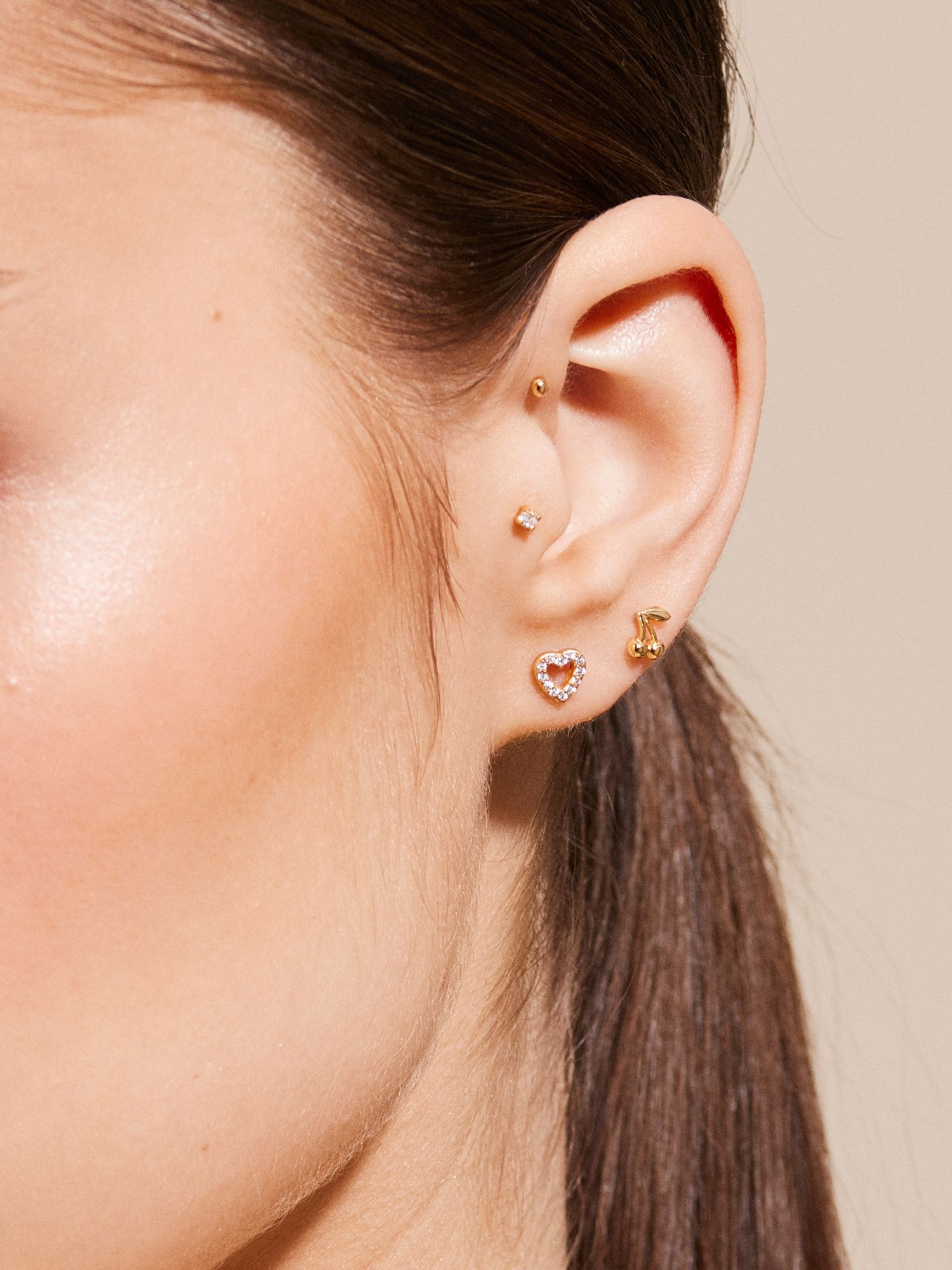 Cherry Piercing bild 5