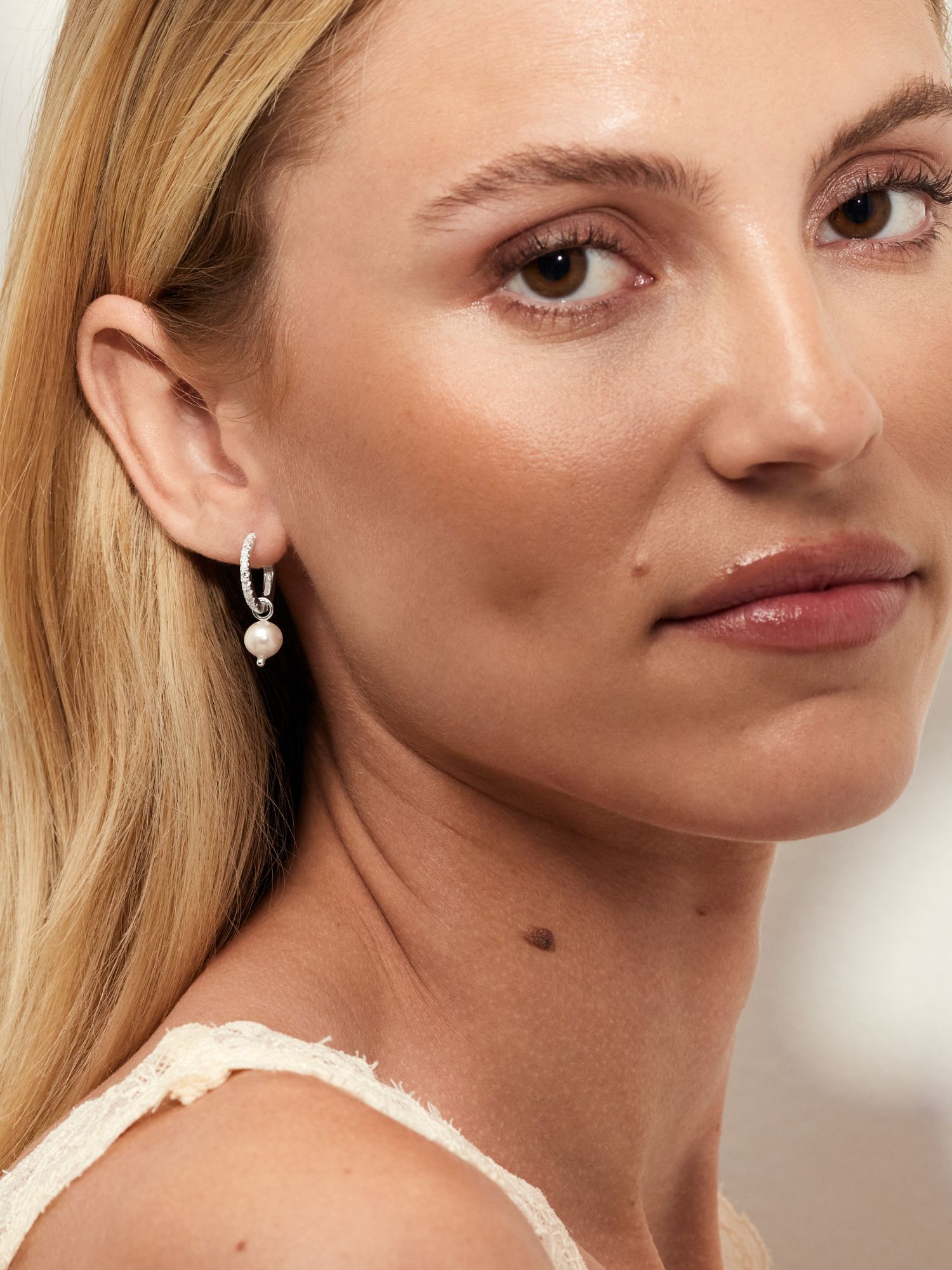 Bling Pearl Hoops
 bild 2