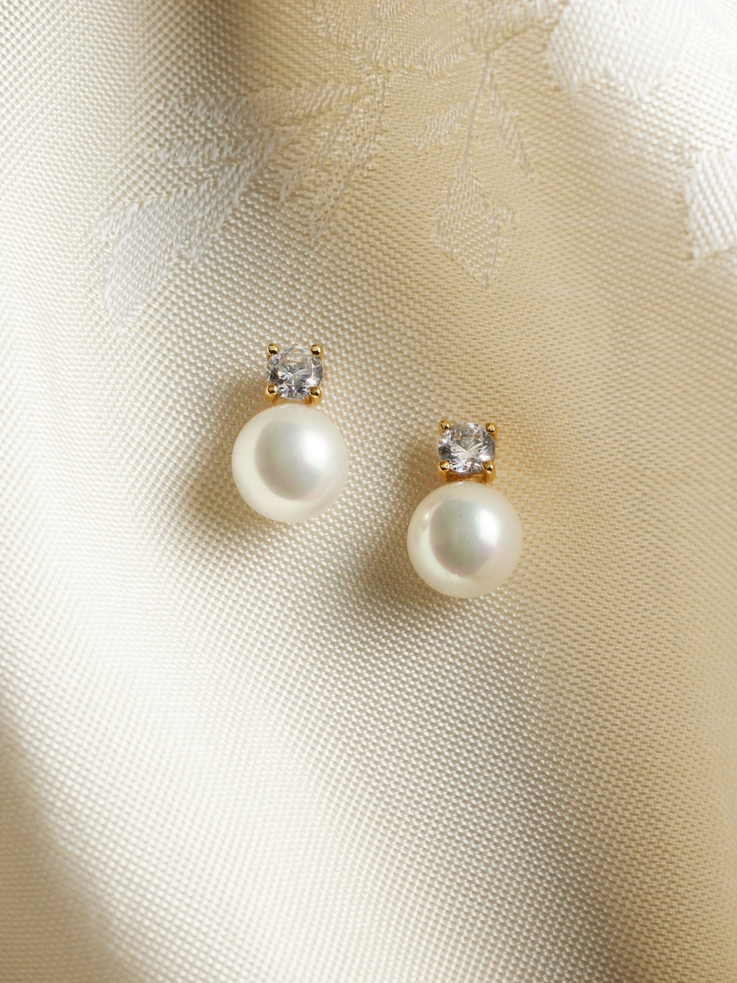 Bling Pearl Studs
bild 7