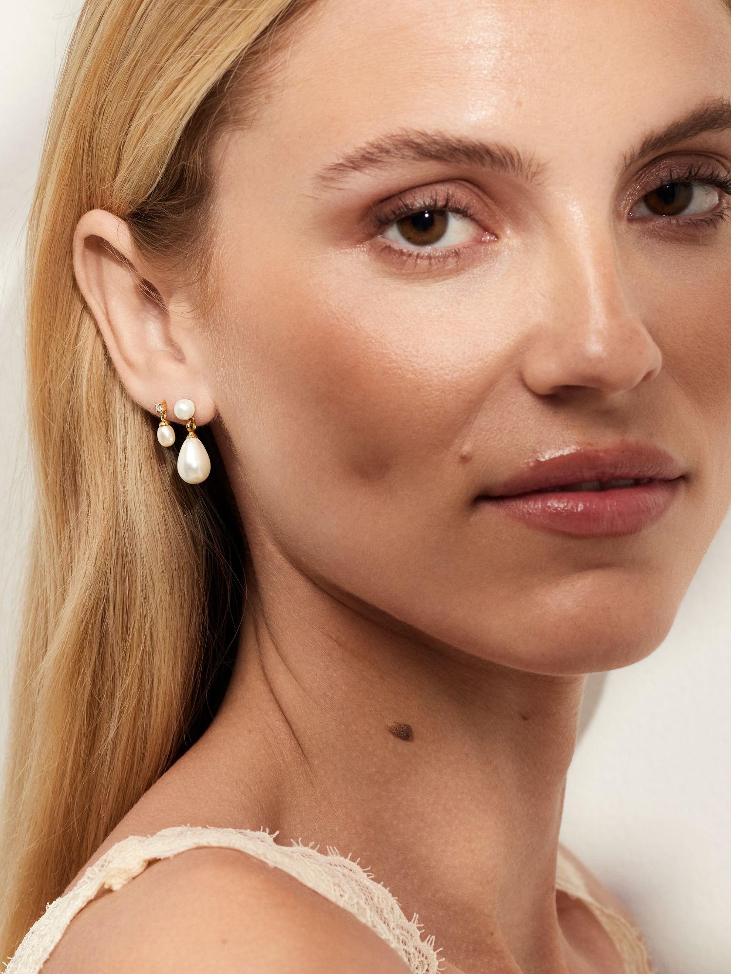 Aurora Pearl Studs
bild 2