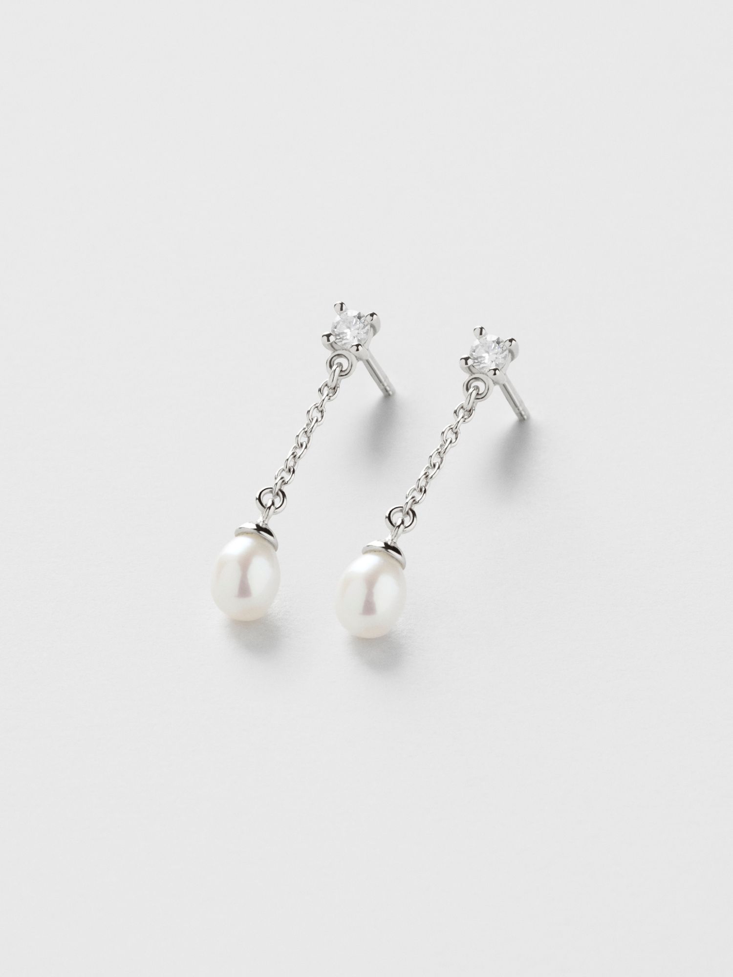 Cleo Pearl Studs
bild 3