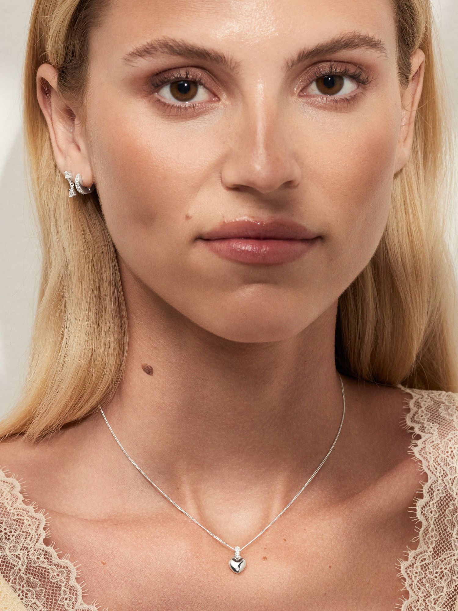 Hanna Heart Halsband bild 2
