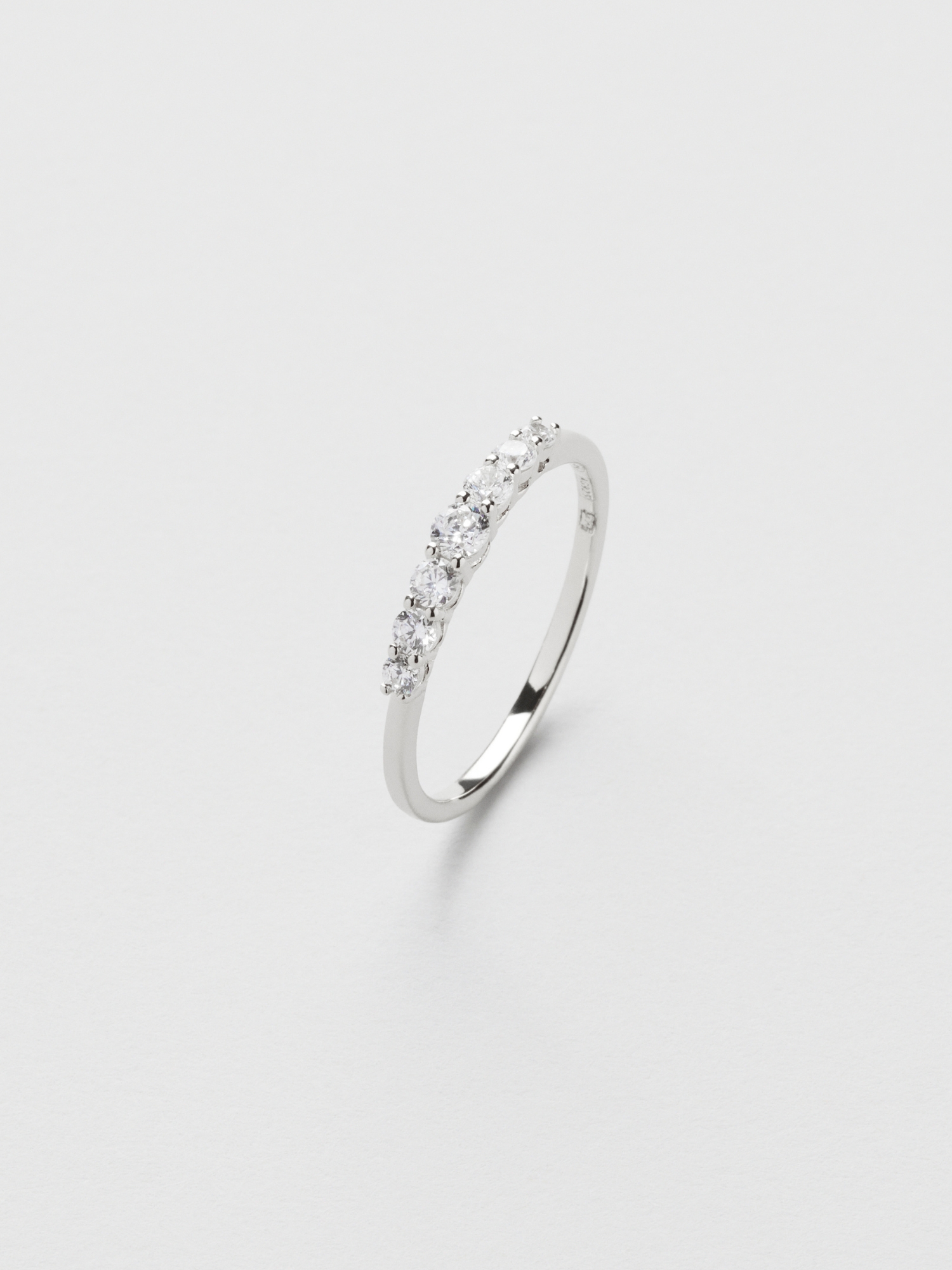 Elli Bling Ring
