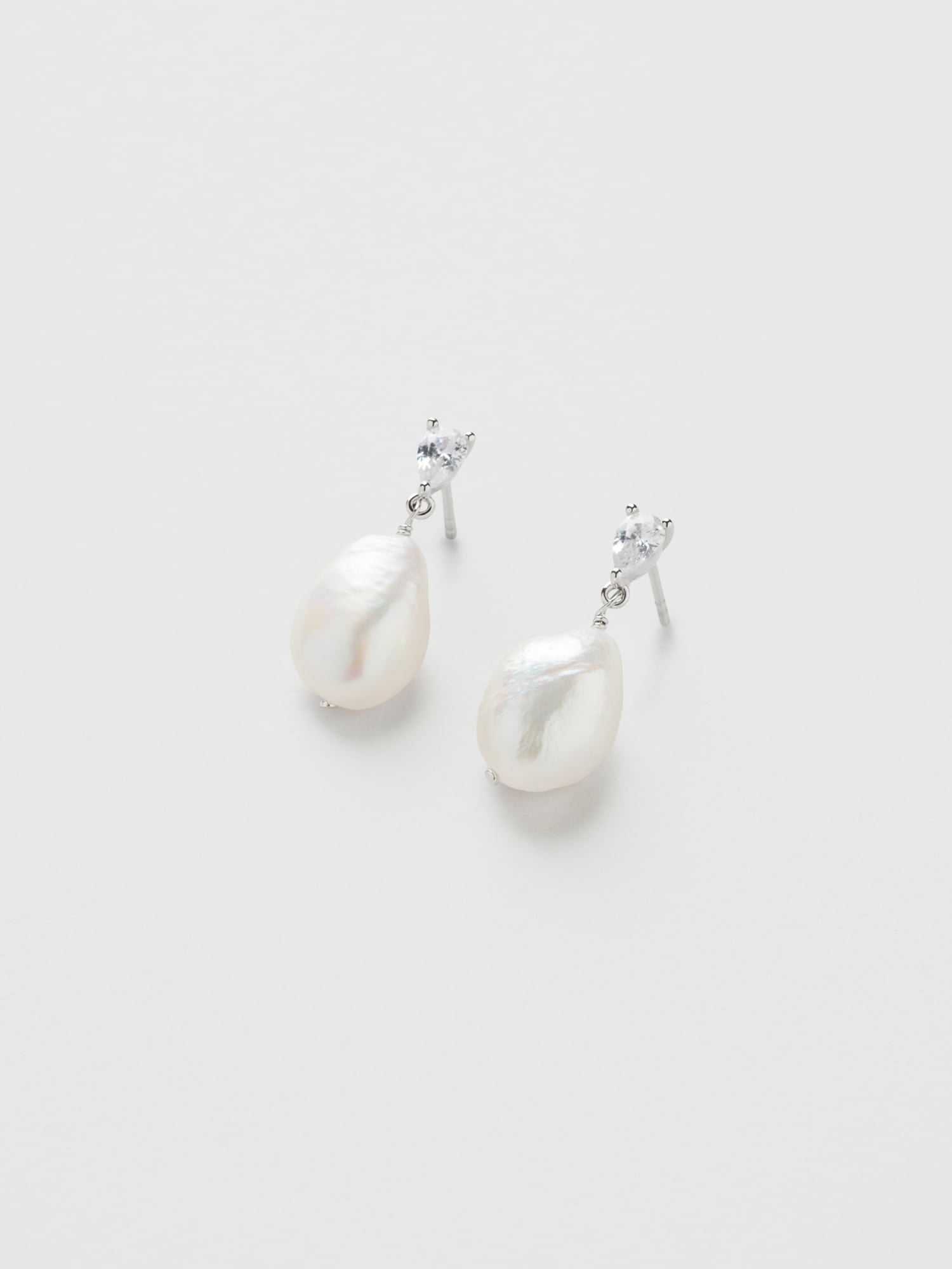 Drop Pearl Studs bild 2